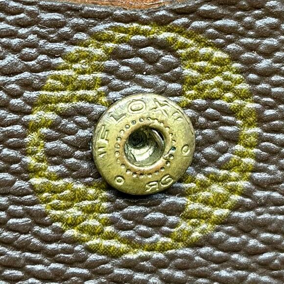 Louis Vuitton Vintage Envelope Case - Picture 11 of 14